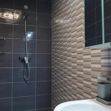 Sixties Elite Free Private Parking *